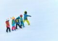 Erster Skiurlaub mit Kindern: Praktische Tipps für eine unvergessliche Familienzeit im Schnee