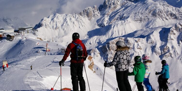 Der erste Skiurlaub mit der Familie: Planungstipps für unvergessliche Momente im Schnee